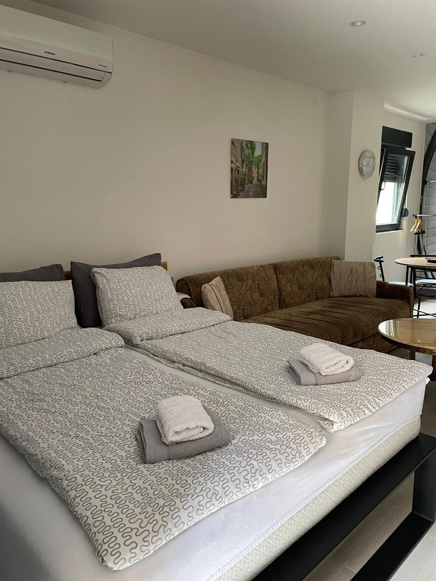 Visoko New Concept - 7 Minutes From The Pyramids - City Center Екстериор снимка